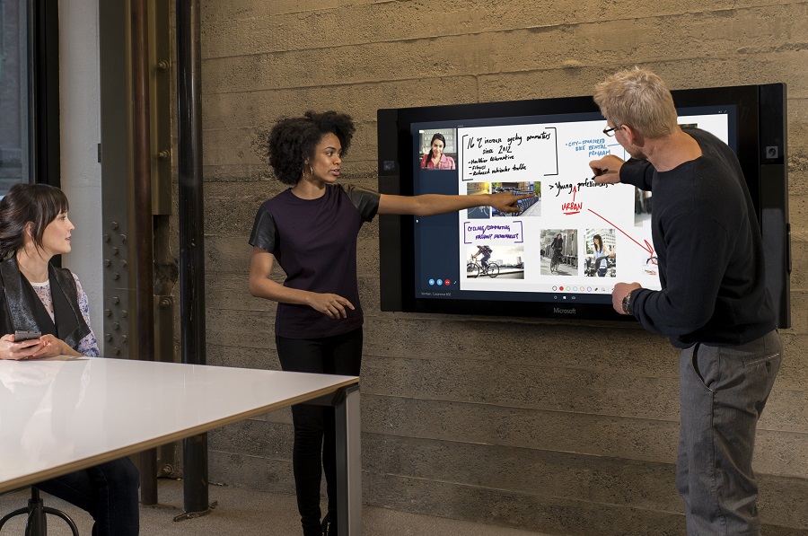 Microsoftの電子ボード型チームコラボレーションデバイス「Microsoft Surface Hub」