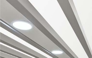 ブースの天井に照明を設置